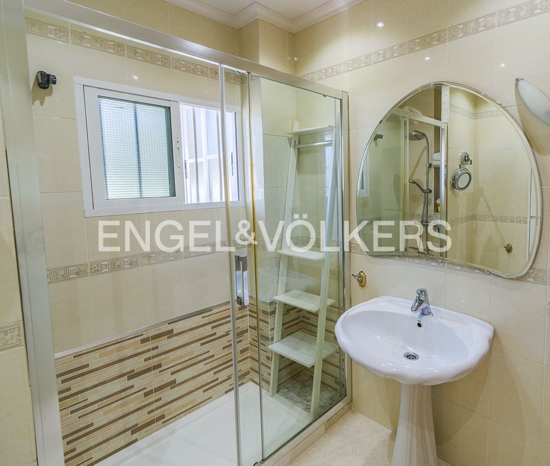 5 chambre Villa/Maison à vendre à San Vicente / Sant Vicent del Raspeig avec piscine garage - 715 000 € (Ref: 9432398)