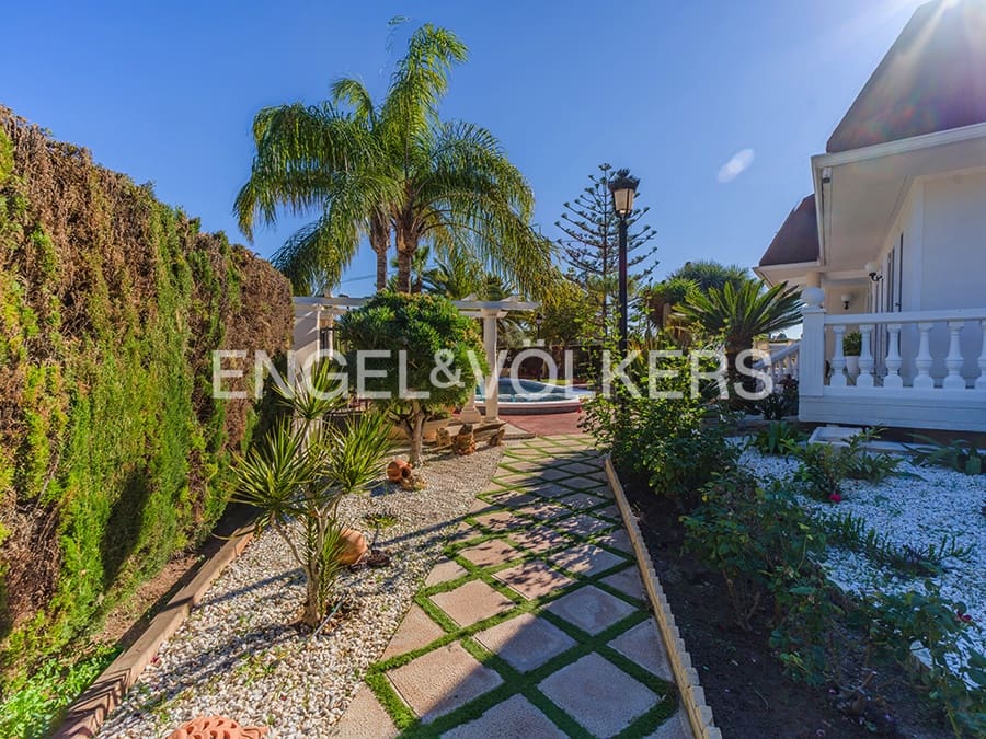 5 chambre Villa/Maison à vendre à San Vicente / Sant Vicent del Raspeig avec piscine garage - 715 000 € (Ref: 9432398)