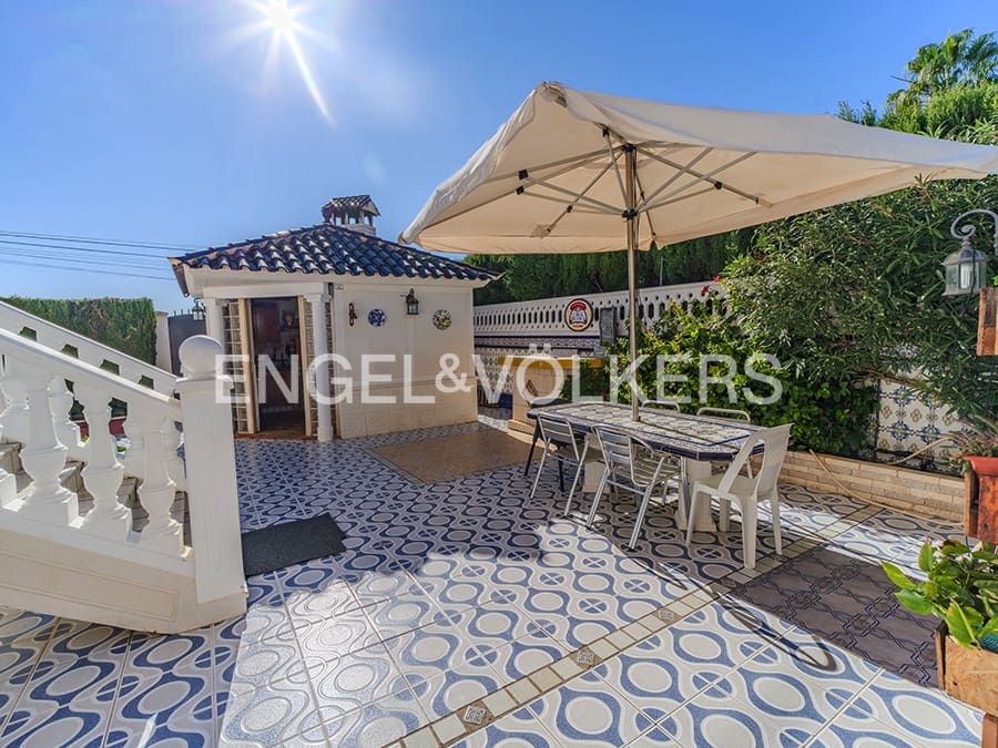 5 chambre Villa/Maison à vendre à San Vicente / Sant Vicent del Raspeig avec piscine garage - 715 000 € (Ref: 9432398)