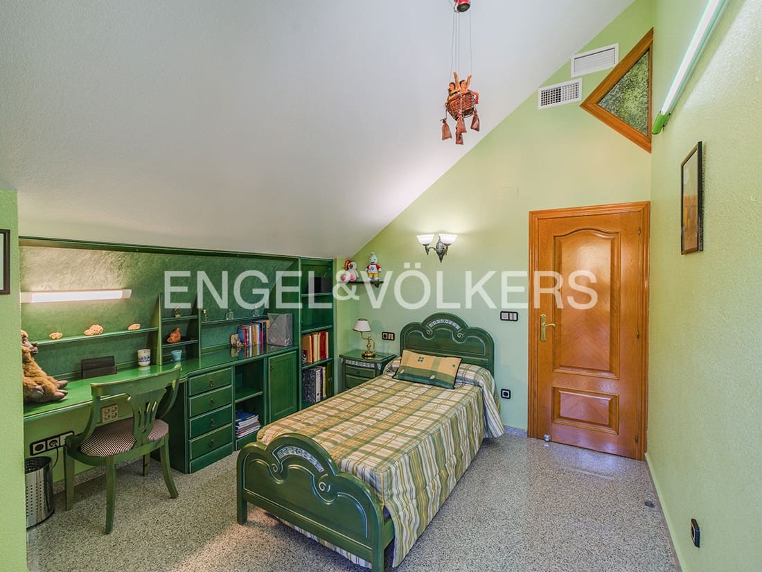 5 chambre Villa/Maison à vendre à San Vicente / Sant Vicent del Raspeig avec piscine garage - 715 000 € (Ref: 9432398)