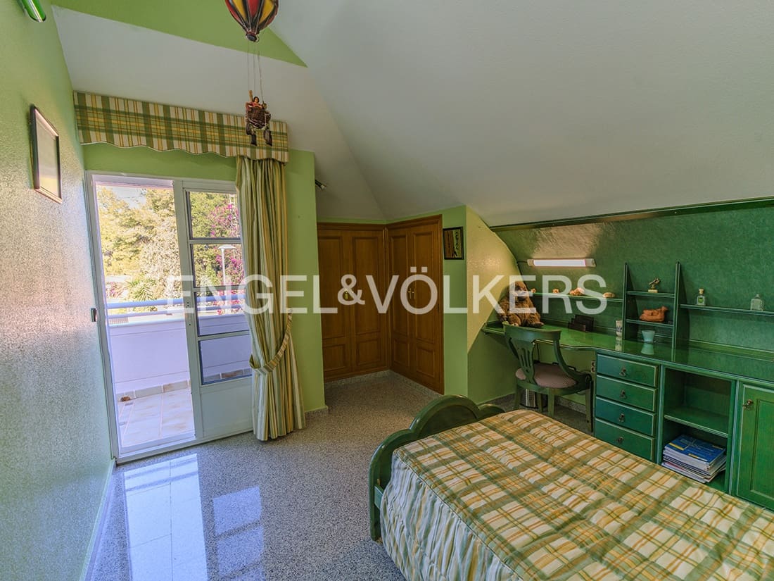 5 chambre Villa/Maison à vendre à San Vicente / Sant Vicent del Raspeig avec piscine garage - 715 000 € (Ref: 9432398)