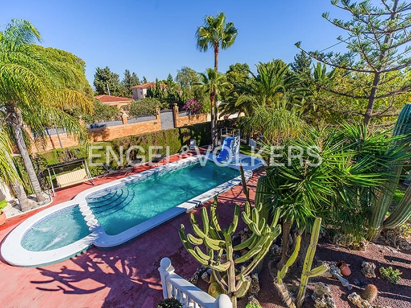 5 chambre Villa/Maison à vendre à San Vicente / Sant Vicent del Raspeig avec piscine garage - 715 000 € (Ref: 9432398)