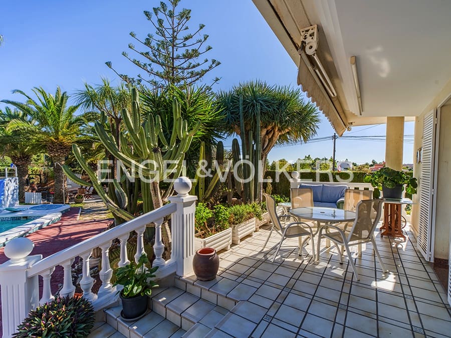 5 chambre Villa/Maison à vendre à San Vicente / Sant Vicent del Raspeig avec piscine garage - 715 000 € (Ref: 9432398)