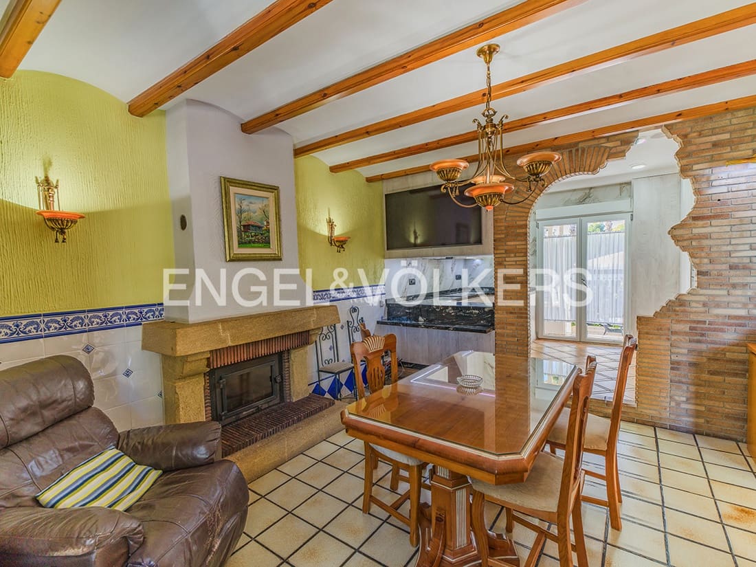 5 chambre Villa/Maison à vendre à San Vicente / Sant Vicent del Raspeig avec piscine garage - 715 000 € (Ref: 9432398)