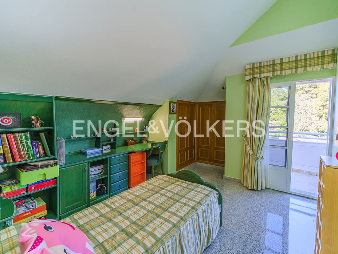 5 chambre Villa/Maison à vendre à San Vicente / Sant Vicent del Raspeig avec piscine garage - 715 000 € (Ref: 9432398)