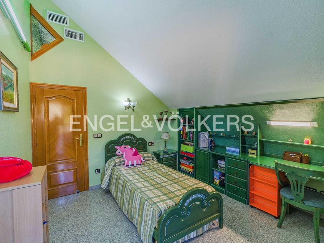 5 chambre Villa/Maison à vendre à San Vicente / Sant Vicent del Raspeig avec piscine garage - 715 000 € (Ref: 9432398)