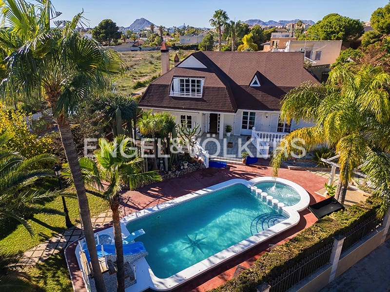 5 chambre Villa/Maison à vendre à San Vicente / Sant Vicent del Raspeig avec piscine garage - 715 000 € (Ref: 9432398)