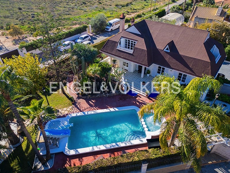 5 chambre Villa/Maison à vendre à San Vicente / Sant Vicent del Raspeig avec piscine garage - 715 000 € (Ref: 9432398)