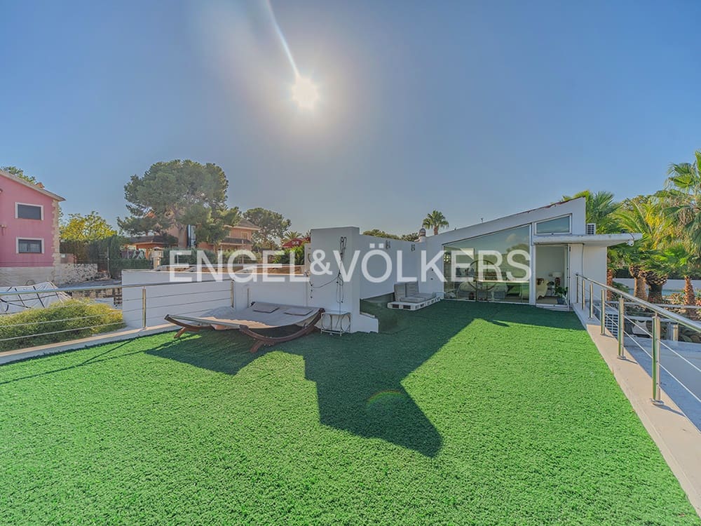 4 slaapkamer Villa te koop in Muchamiel / Mutxamel met zwembad garage - € 680.000 (Ref: 9496445)