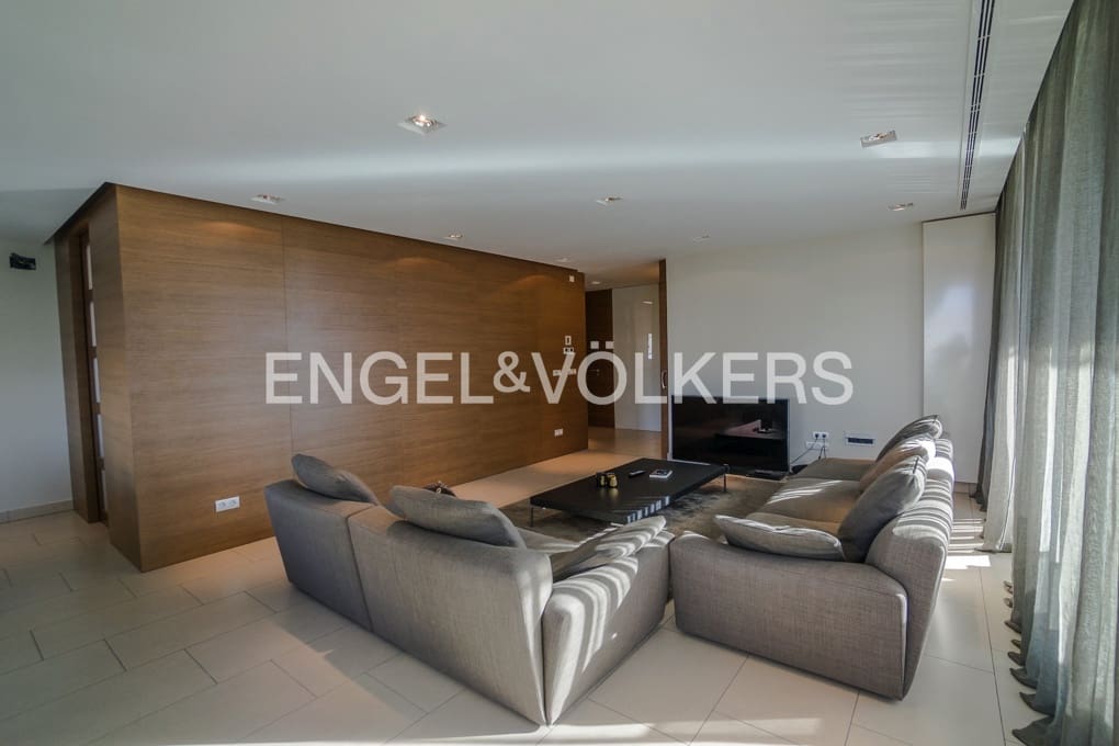 Apartamento de 3 habitaciones en Alicante / Alacant ciudad en venta con piscina garaje - 895.000 € (Ref: 9525735)