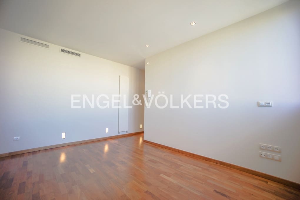 Apartamento de 3 habitaciones en Alicante / Alacant ciudad en venta con piscina garaje - 895.000 € (Ref: 9525735)