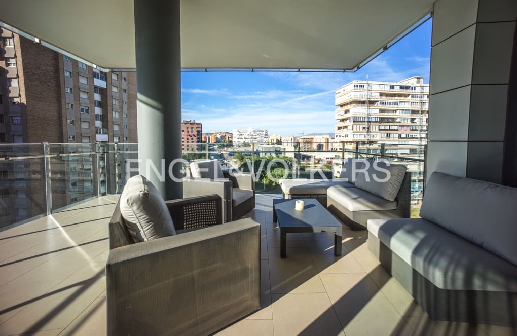 Apartamento de 3 habitaciones en Alicante / Alacant ciudad en venta con piscina garaje - 895.000 € (Ref: 9525735)