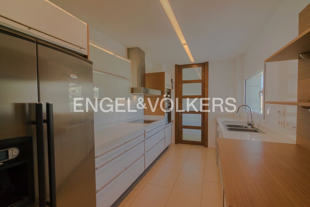 Apartamento de 3 habitaciones en Alicante / Alacant ciudad en venta con piscina garaje - 895.000 € (Ref: 9525735)