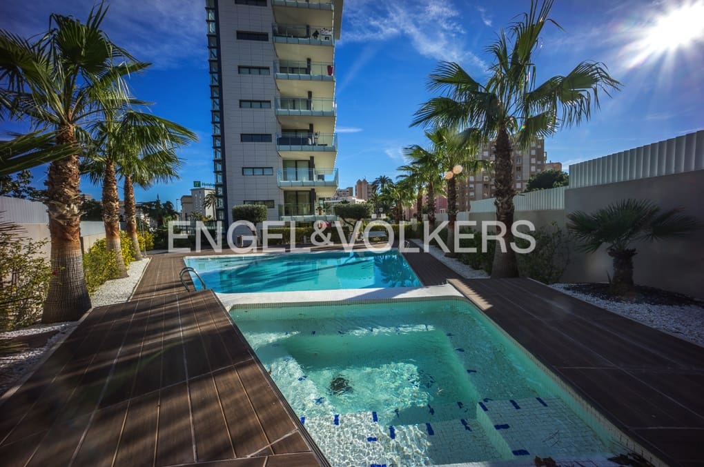 Apartamento de 3 habitaciones en Alicante / Alacant ciudad en venta con piscina garaje - 895.000 € (Ref: 9525735)