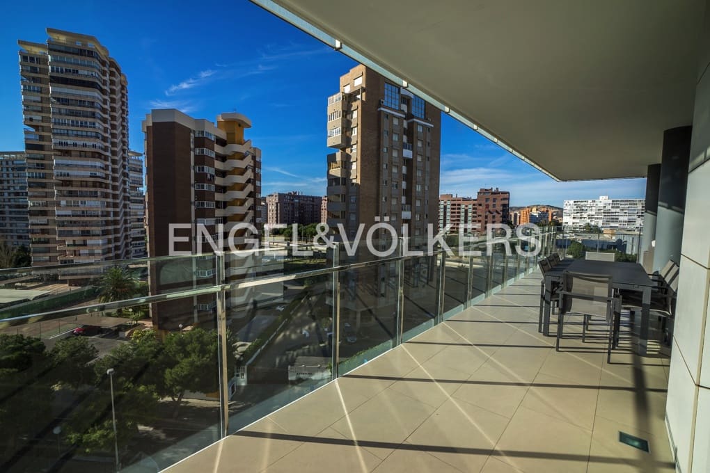 Apartamento de 3 habitaciones en Alicante / Alacant ciudad en venta con piscina garaje - 895.000 € (Ref: 9525735)