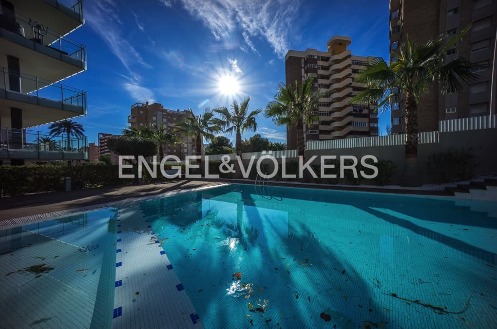 Apartamento de 3 habitaciones en Alicante / Alacant ciudad en venta con piscina garaje - 895.000 € (Ref: 9525735)