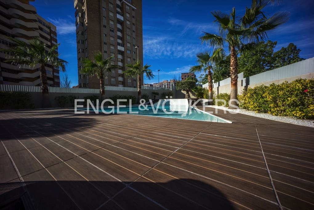 Apartamento de 3 habitaciones en Alicante / Alacant ciudad en venta con piscina garaje - 895.000 € (Ref: 9525735)