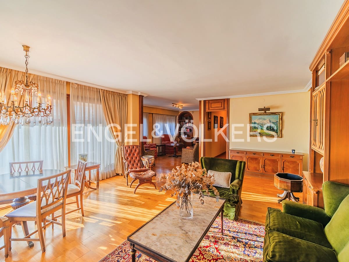 4 Zimmer Apartment zu verkaufen in Alicante / Alacant Stadt - 790.000 € (Ref: 9559460)