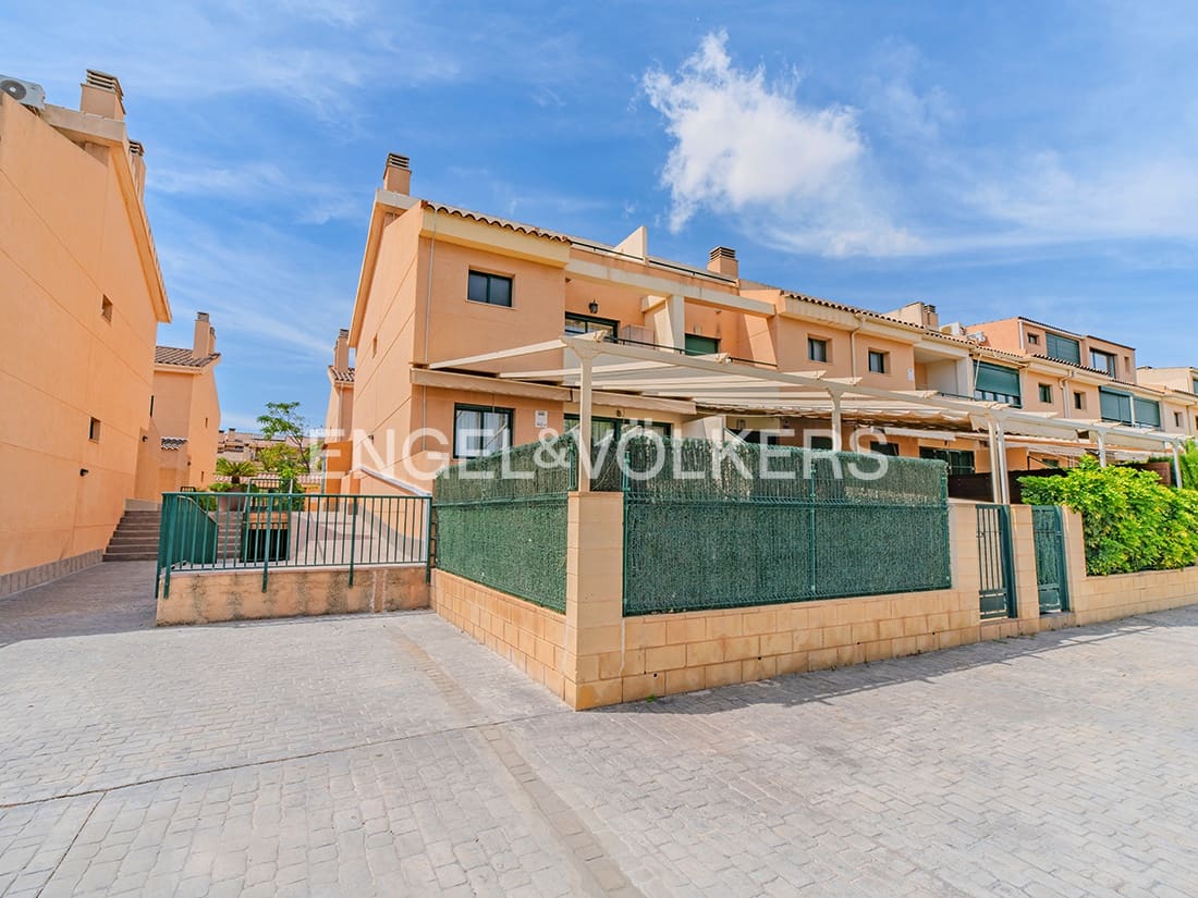 4 Zimmer Bungalow zu verkaufen in Alicante / Alacant Stadt mit Pool Garage - 790.000 € (Ref: 9562287)