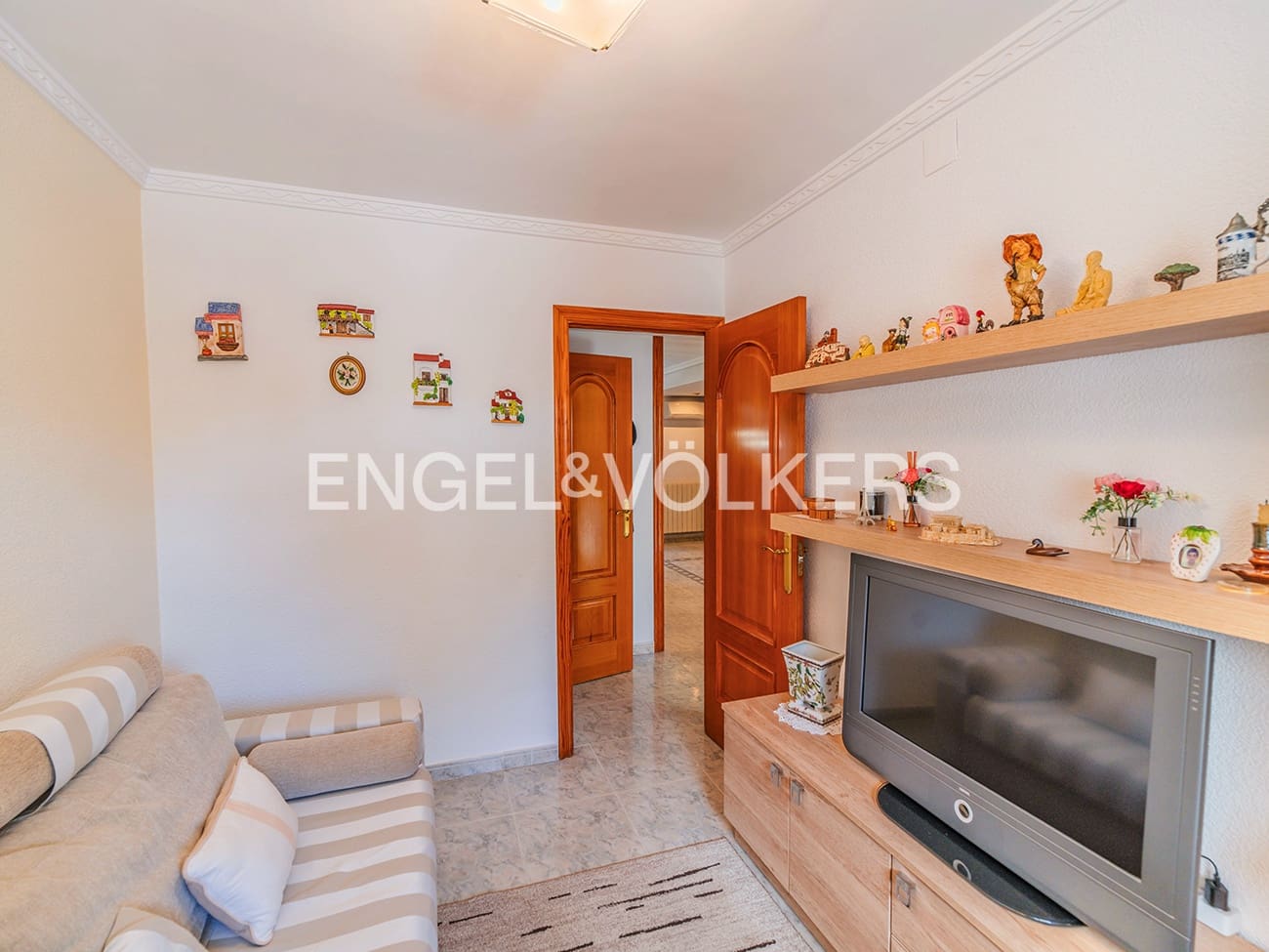 4 chambre Bungalow à vendre à Alicante ville avec piscine garage - 585 000 € (Ref: 9588096)