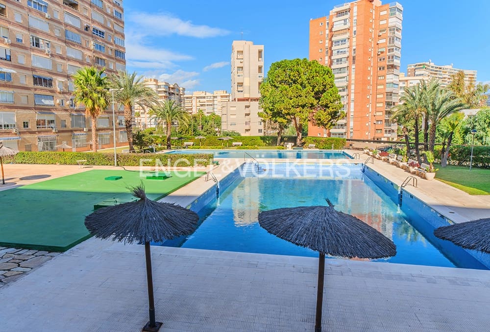 3 chambre Appartement à vendre à Alicante ville avec piscine garage - 395 000 € (Ref: 9588137)