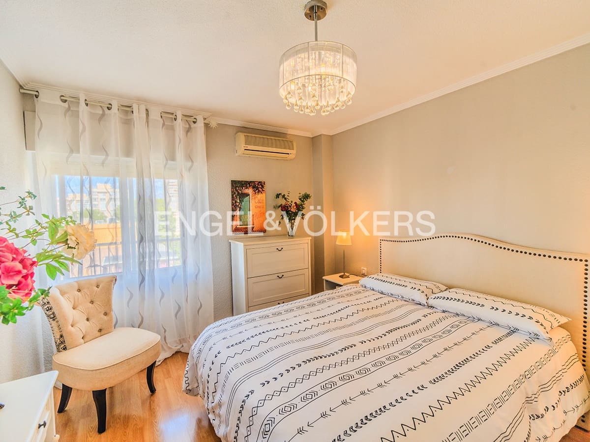 3 chambre Appartement à vendre à Alicante ville avec piscine garage - 395 000 € (Ref: 9588137)