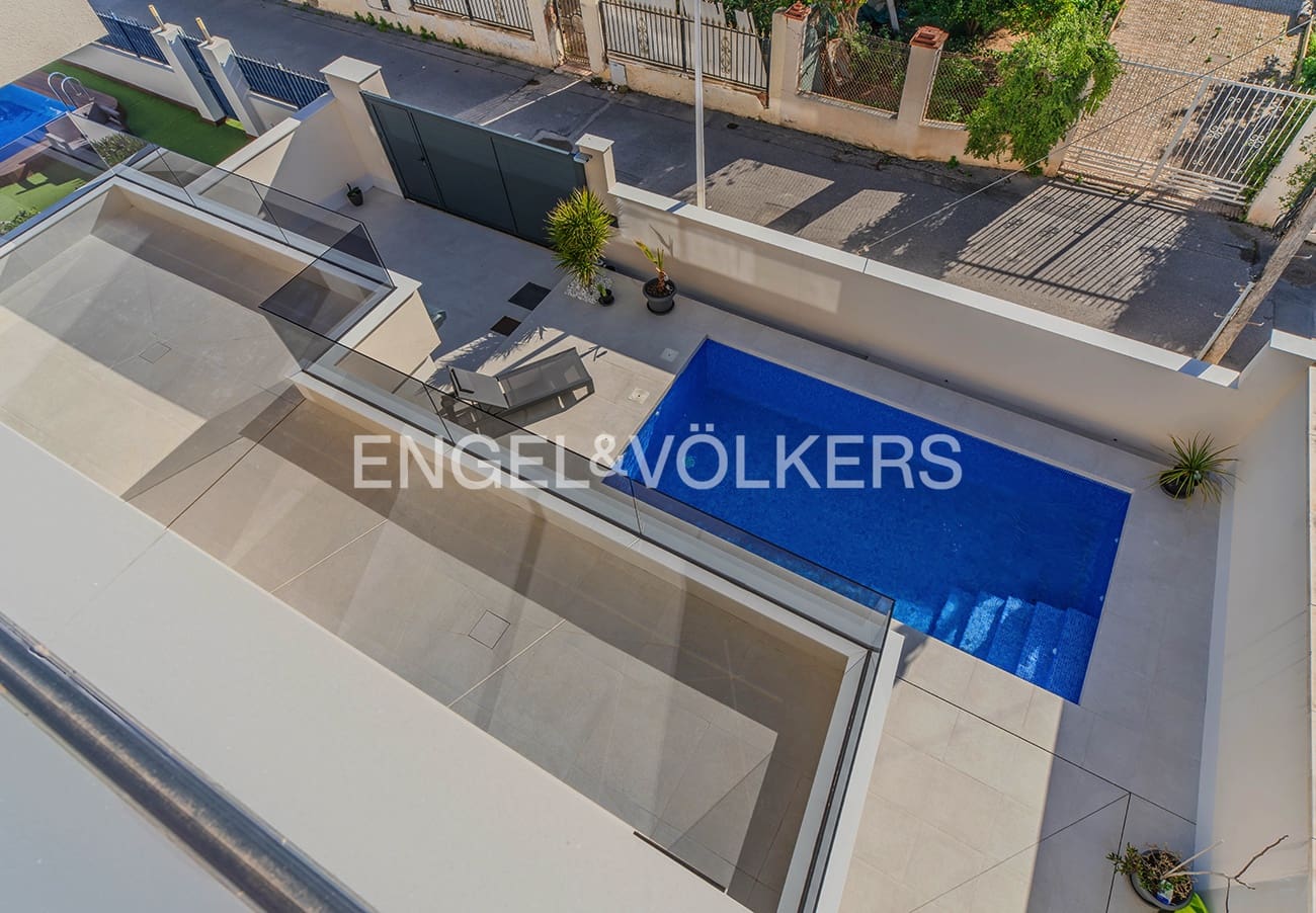 4 bedroom Villa for sale in La Marina with pool garage - € 660,000 (Ref: 9588226)