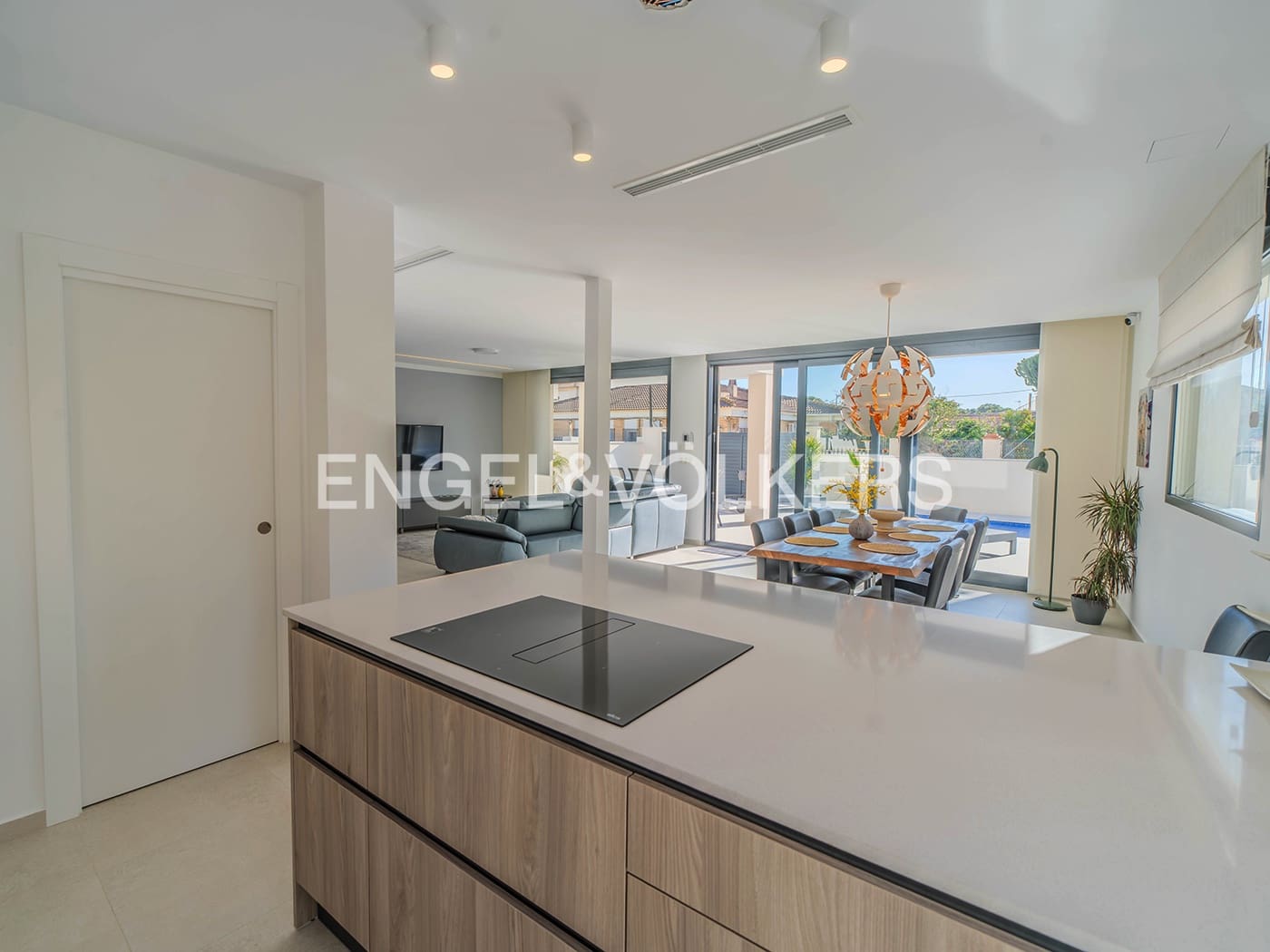 4 bedroom Villa for sale in La Marina with pool garage - € 660,000 (Ref: 9588226)