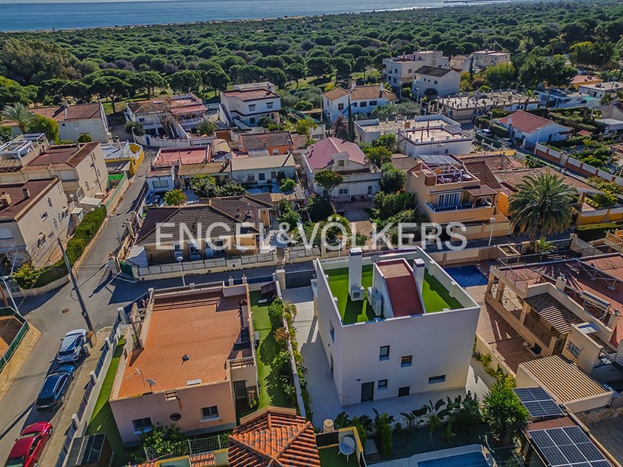 4 bedroom Villa for sale in La Marina with pool garage - € 660,000 (Ref: 9588226)