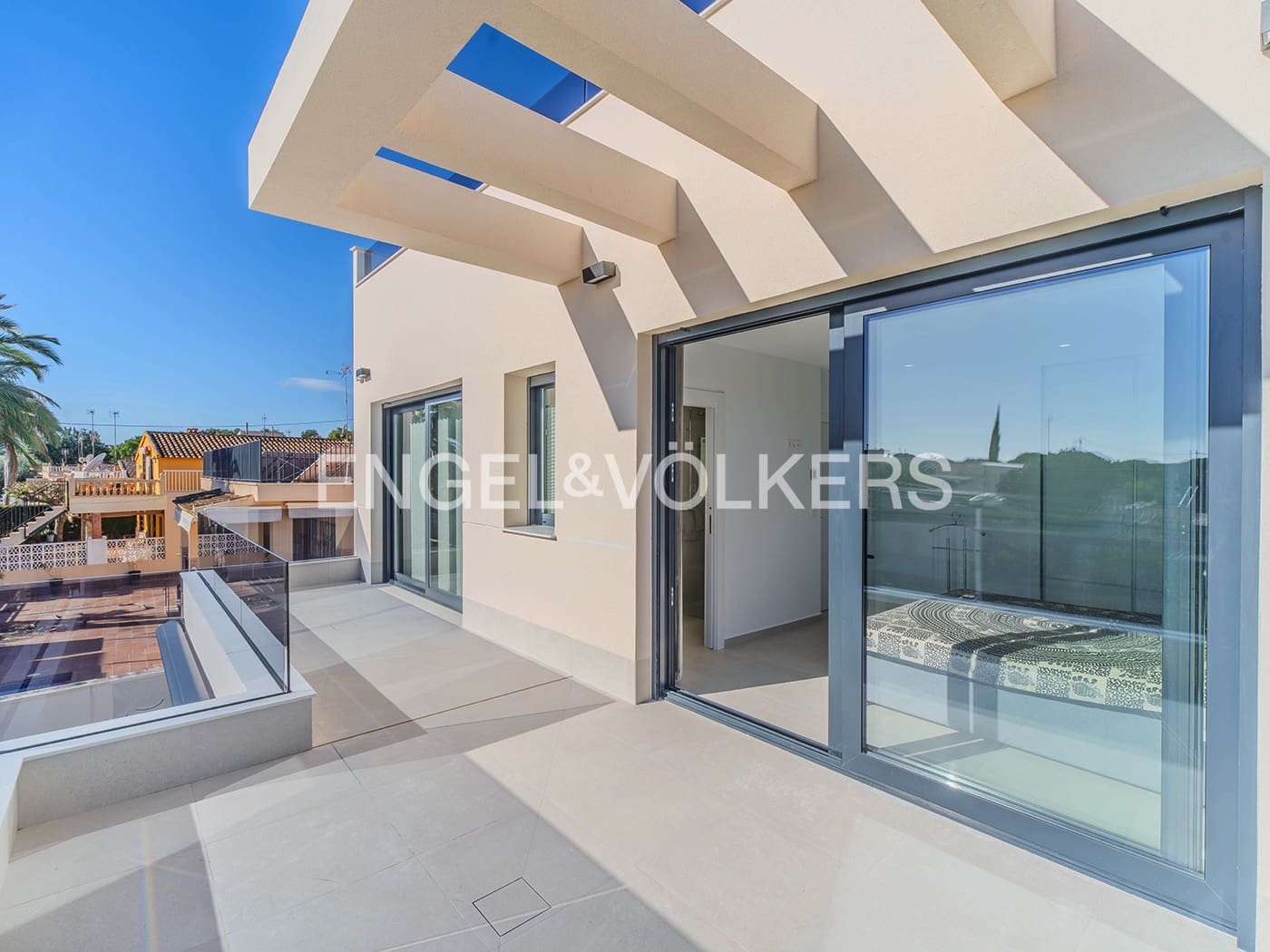 4 bedroom Villa for sale in La Marina with pool garage - € 660,000 (Ref: 9588226)