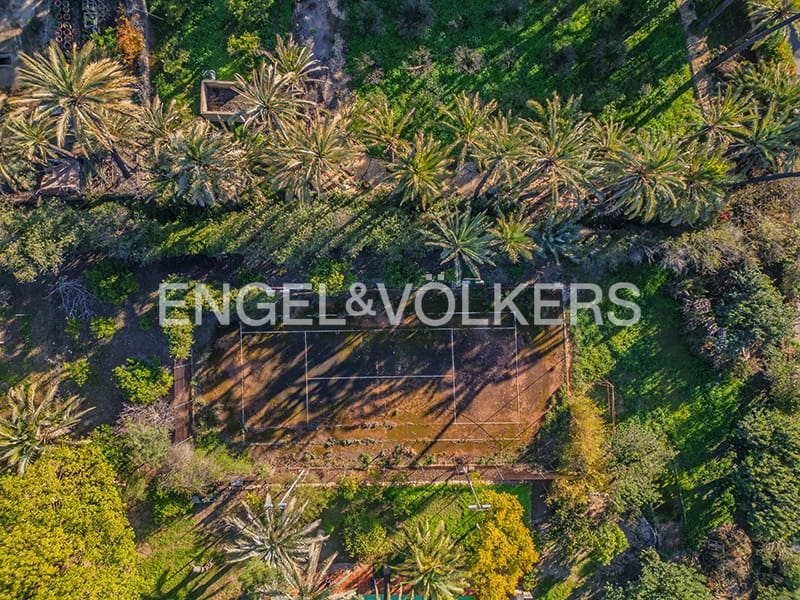 4 slaapkamer Villa te koop in Elche / Elx met zwembad garage - € 1.200.000 (Ref: 9606551)