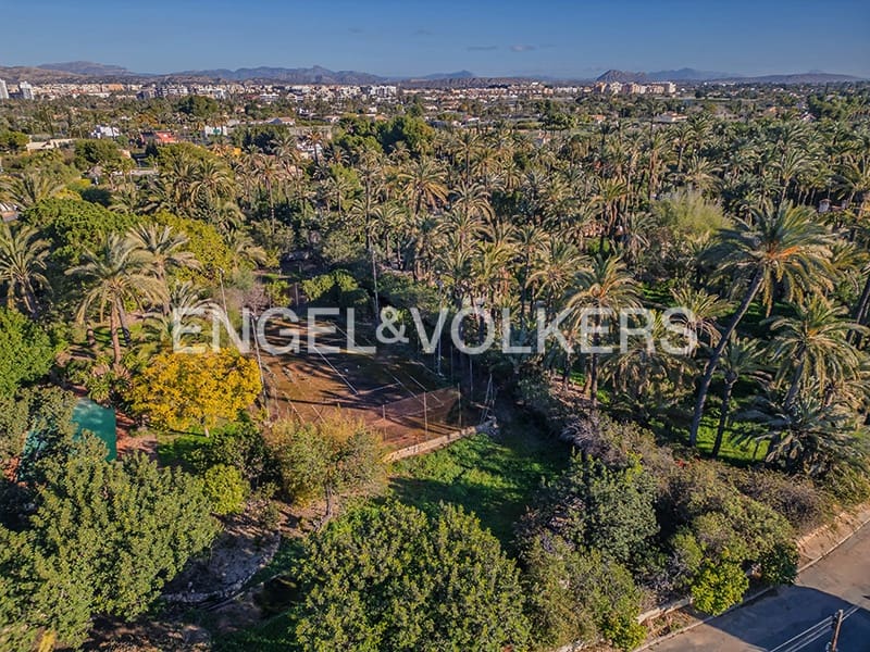 4 slaapkamer Villa te koop in Elche / Elx met zwembad garage - € 1.200.000 (Ref: 9606551)