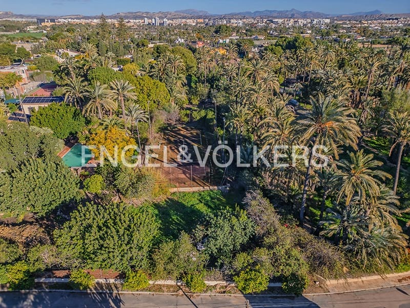 4 slaapkamer Villa te koop in Elche / Elx met zwembad garage - € 1.200.000 (Ref: 9606551)