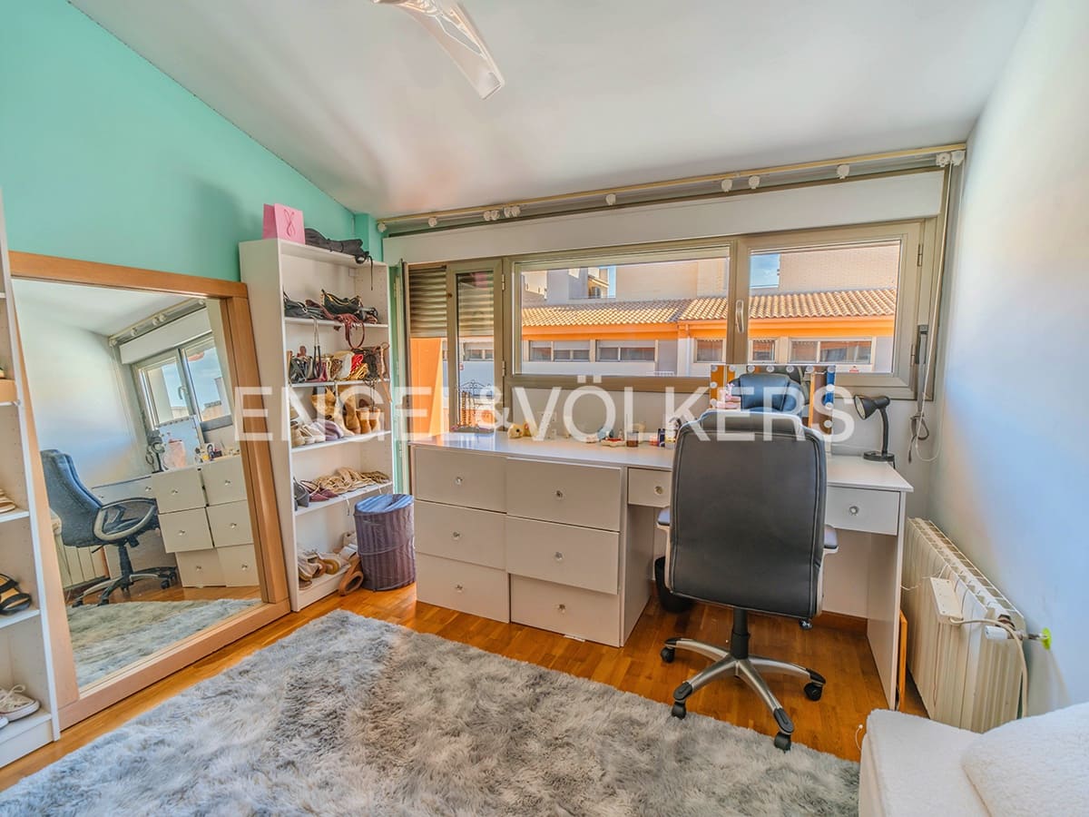 5 sovrum Bungalow till salu i Alicante stad med pool garage - 690 000 € (Ref: 9610226)