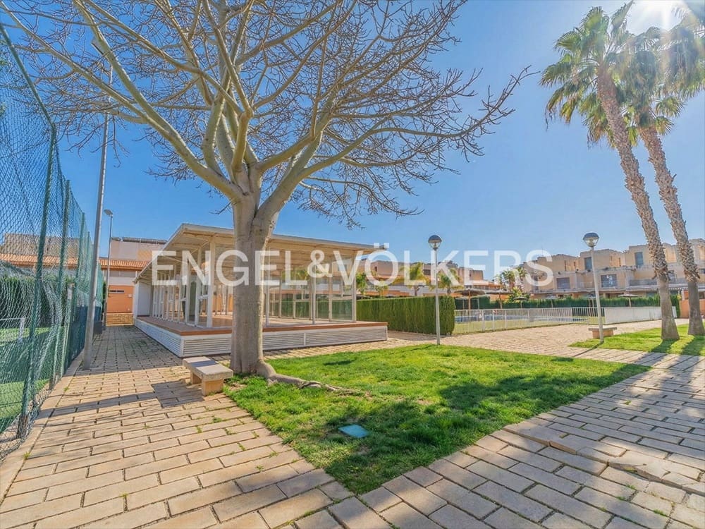 5 sovrum Bungalow till salu i Alicante stad med pool garage - 690 000 € (Ref: 9610226)