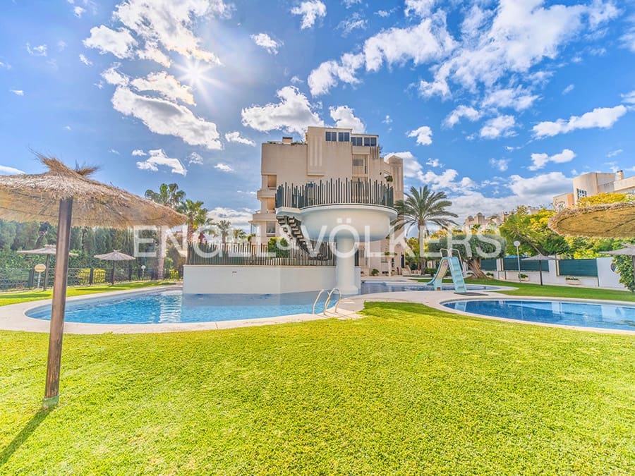 2 soveværelse Lejlighed til salg i Alicante by med swimmingpool garage - € 375.000 (Ref: 9626451)