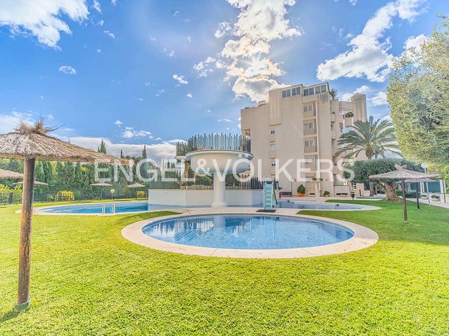 2 soveværelse Lejlighed til salg i Alicante by med swimmingpool garage - € 375.000 (Ref: 9626451)