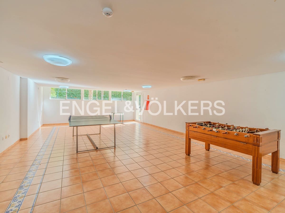 2 soveværelse Lejlighed til salg i Alicante by med swimmingpool garage - € 375.000 (Ref: 9626451)