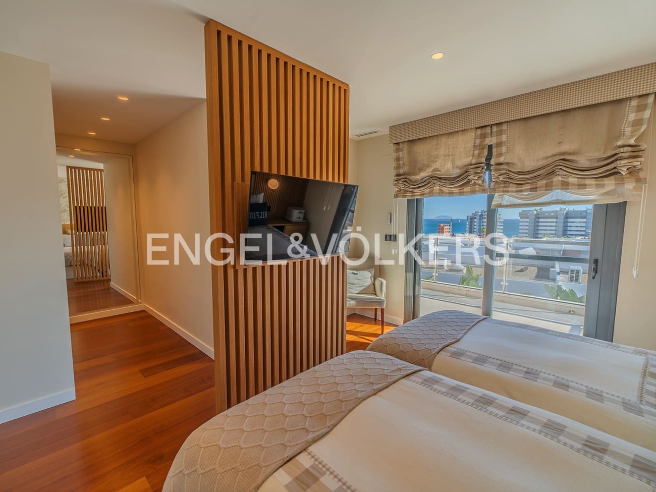 Chalet de 5 habitaciones en Alicante / Alacant ciudad en venta con piscina garaje - 1.650.000 € (Ref: 9626486)