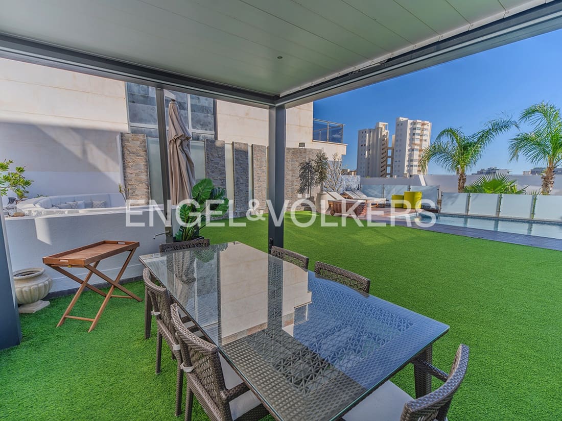 Chalet de 5 habitaciones en Alicante / Alacant ciudad en venta con piscina garaje - 1.650.000 € (Ref: 9626486)