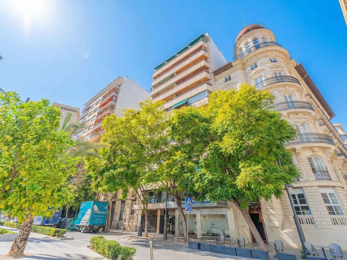 Apartamento de 3 habitaciones en Alicante / Alacant ciudad en venta - 1.200.000 € (Ref: 9626515)