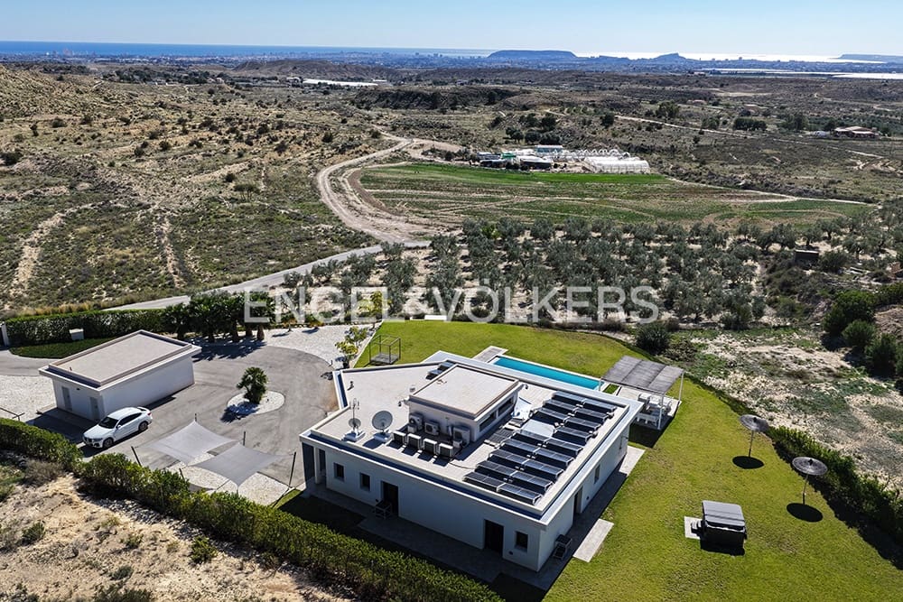 4 sovrum Villa till salu i Alicante stad med pool garage - 1 249 000 € (Ref: 9626652)