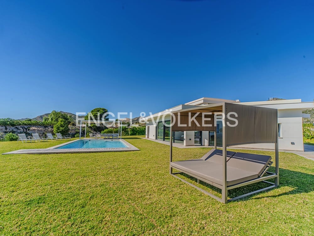 4 sovrum Villa till salu i Alicante stad med pool garage - 1 249 000 € (Ref: 9626652)