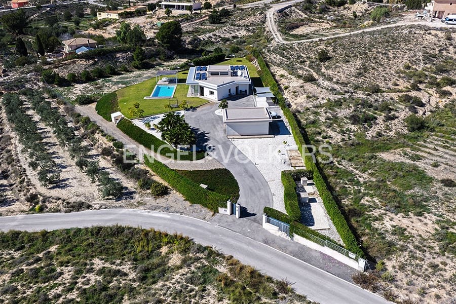 4 sovrum Villa till salu i Alicante stad med pool garage - 1 249 000 € (Ref: 9626652)