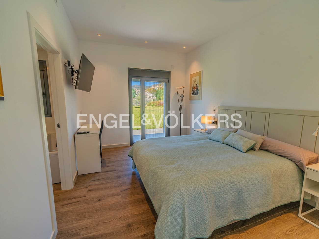 4 sovrum Villa till salu i Alicante stad med pool garage - 1 249 000 € (Ref: 9626652)