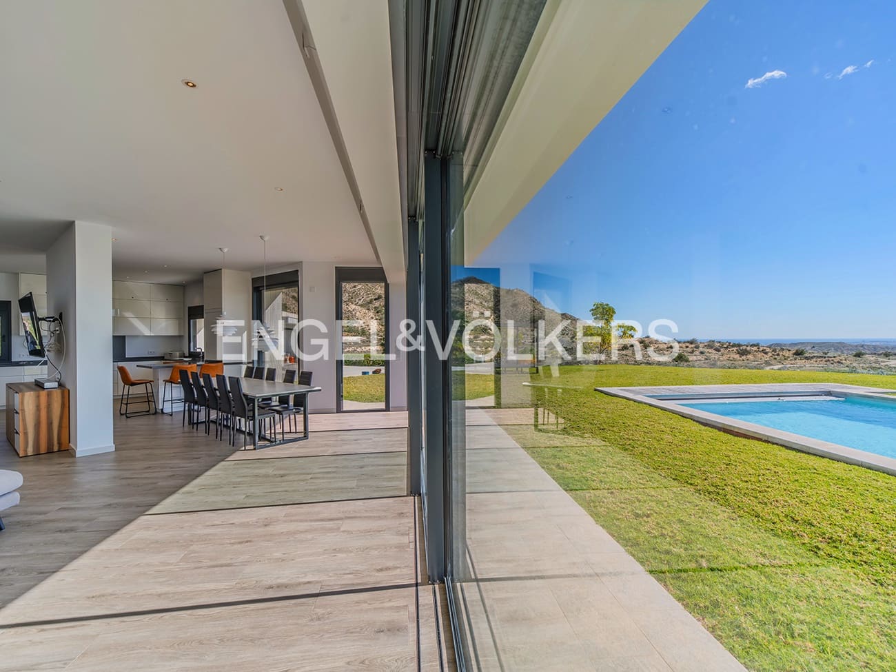 4 sovrum Villa till salu i Alicante stad med pool garage - 1 249 000 € (Ref: 9626652)