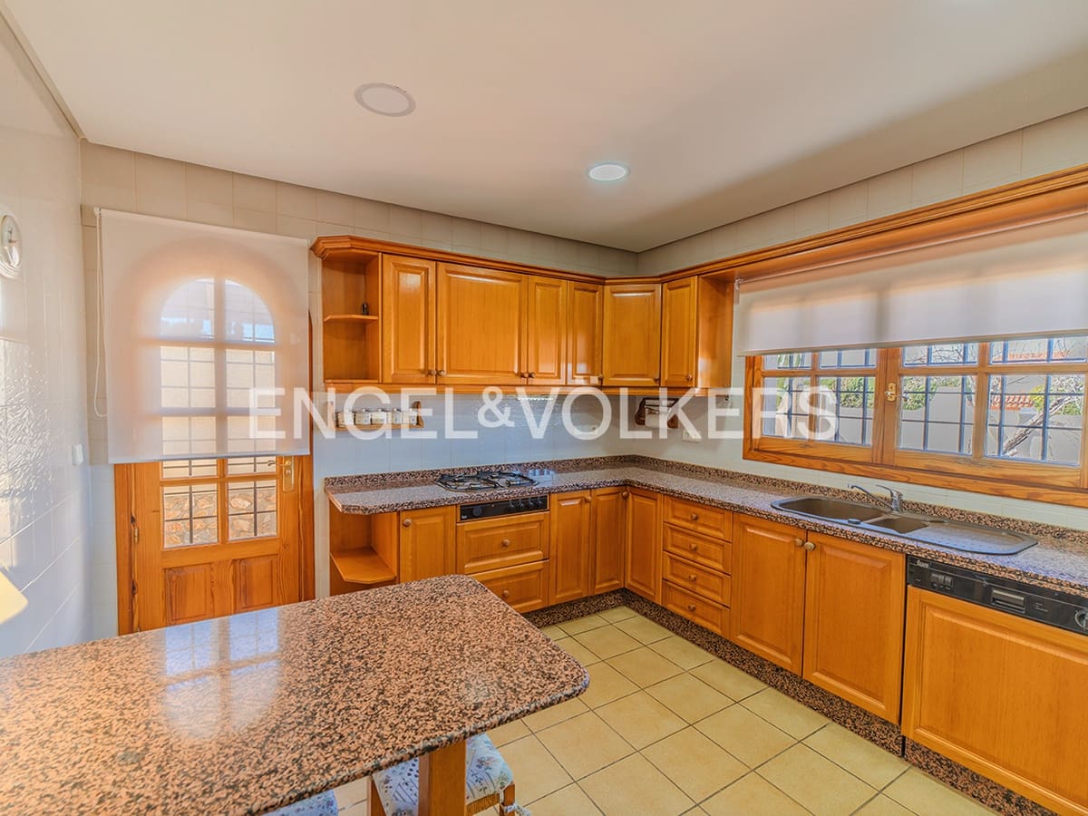 6 chambre Villa/Maison à vendre à Muchamiel / Mutxamel avec piscine garage - 850 000 € (Ref: 9628261)