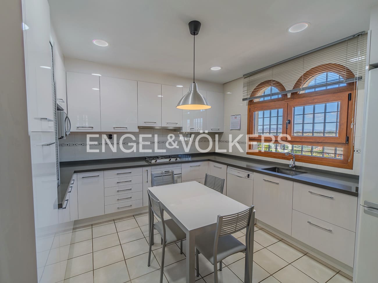 6 chambre Villa/Maison à vendre à Muchamiel / Mutxamel avec piscine garage - 850 000 € (Ref: 9628261)