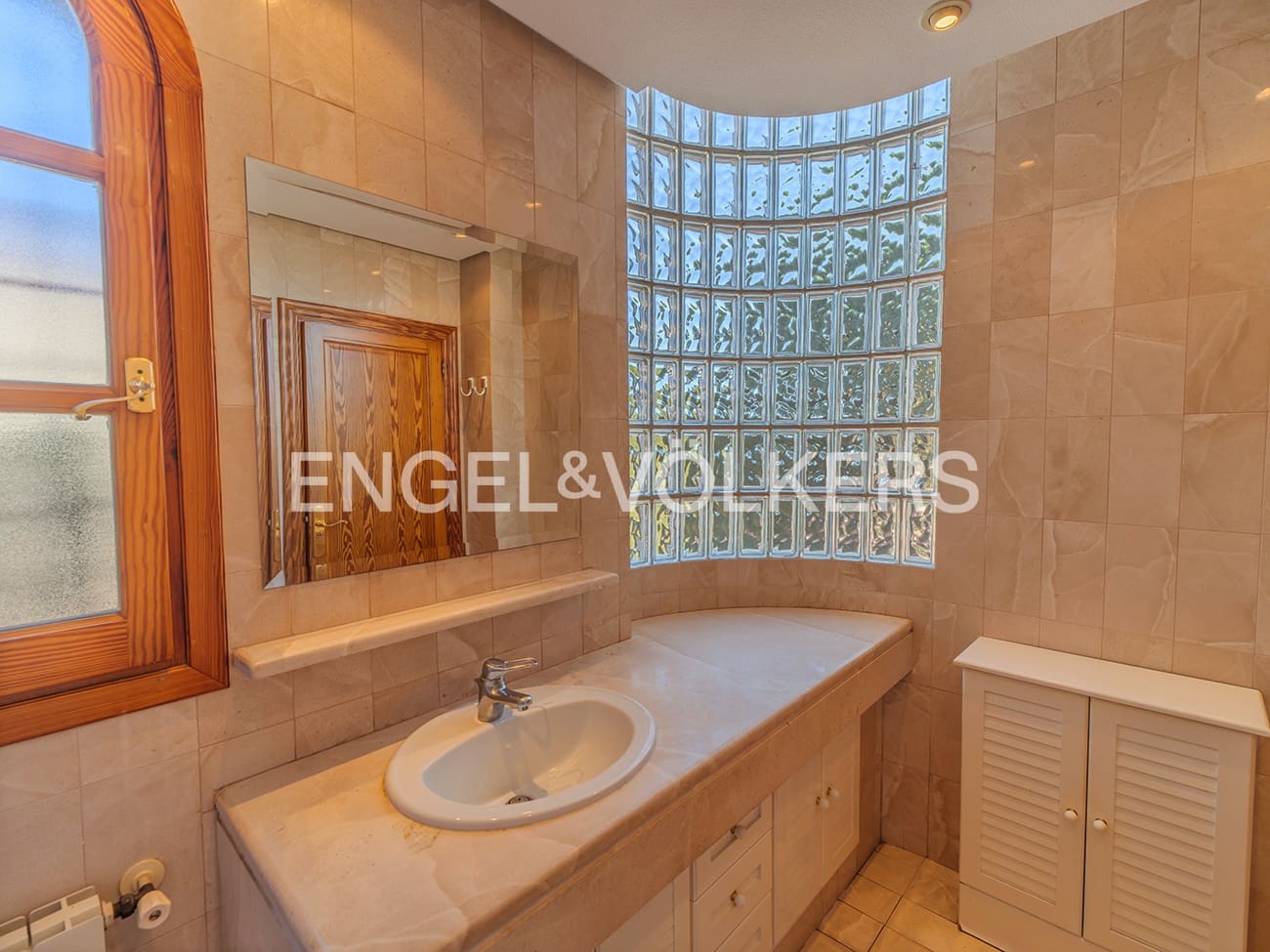 6 chambre Villa/Maison à vendre à Muchamiel / Mutxamel avec piscine garage - 850 000 € (Ref: 9628261)