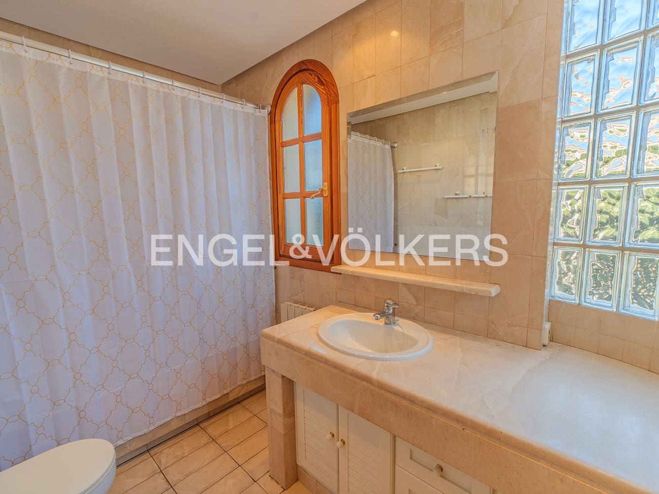 6 chambre Villa/Maison à vendre à Muchamiel / Mutxamel avec piscine garage - 850 000 € (Ref: 9628261)